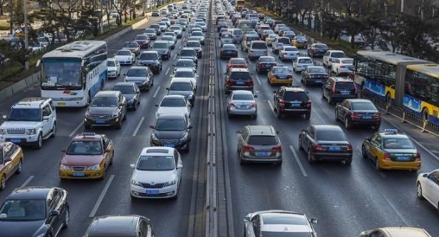 中國汽車保有量上升（shēng），智能停車需求增長